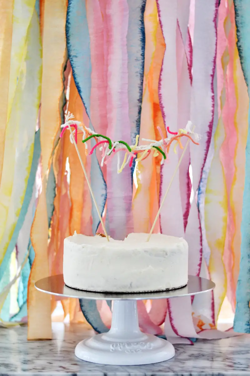 Dip-Dye Crepe Paper Streamers • A Subtle Revelry